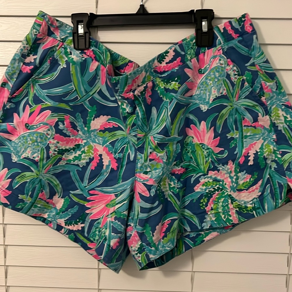 EUC- Lilly Pulitzer shorts, size XL